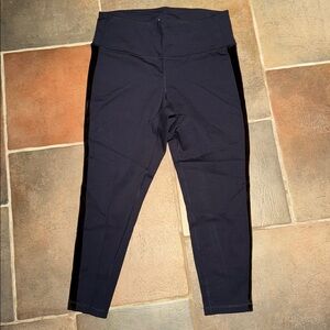 NWOT Old Navy Active pants leggings Sz XL Navy Blue with black suede stripe